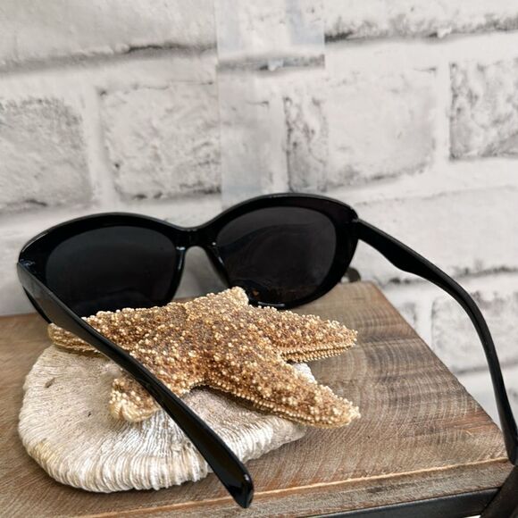 NWT Ultra Violet Protection Polarized Sunglasses - Picture 3 of 5